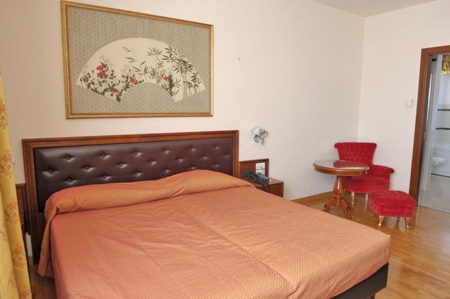 Hotel Svevo Gioia Del Colle Bilik gambar