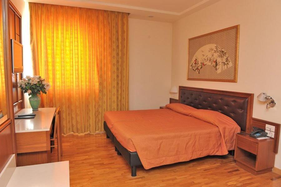 Hotel Svevo Gioia Del Colle Bilik gambar