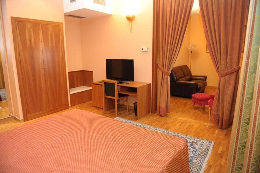 Hotel Svevo Gioia Del Colle Bilik gambar